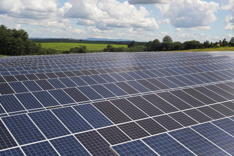 Cemig estreia na autoprodução de energia e negocia mais contratos para complexos solares