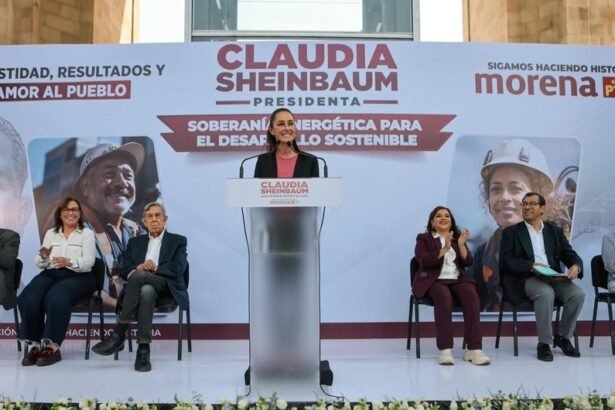 Claudia Sheinbaum, candidata do partido governista Morena, discursa em evento de campanha para a eleição presidencial no México — Foto: Facebook/@ClaudiaSheinbaumPardo