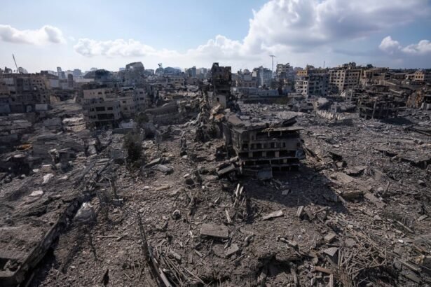 Imagens de satélite revelam que 35% de Gaza foi destruída