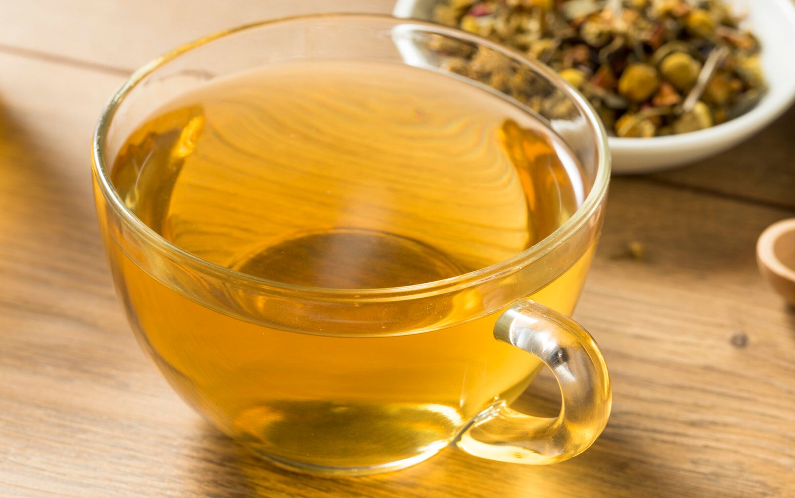 Chá de camomila ajuda a reduzir o açúcar no sangue, segundo estudo