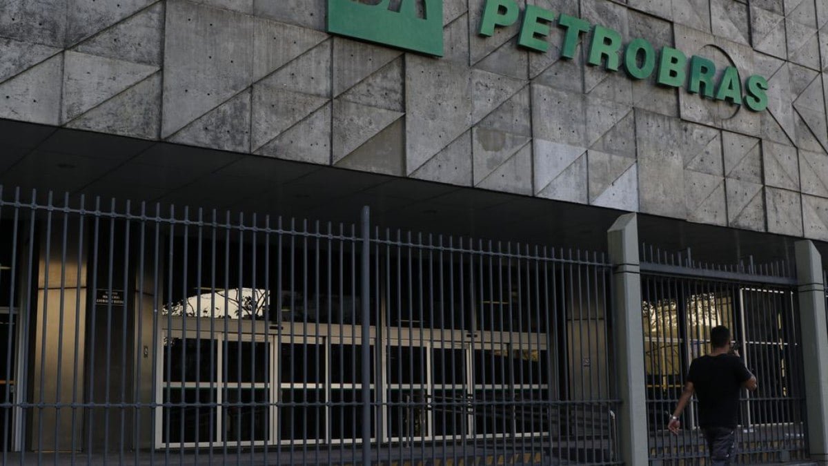 Petrobras envia proposta para pagar R$ 14 bi em dividendos