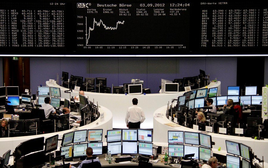 Bolsas da Europa caem após PPI endossar cautela do Fed; Paris destoa e marca recorde