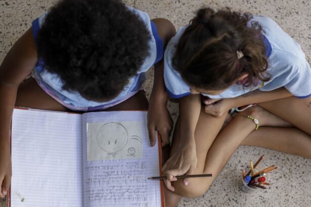 Brancos estudam, em média, 10,8 anos; negros, 9,2 anos