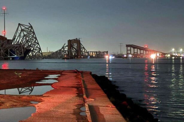 Com ponte destruída em Baltimore, portos da Costa Leste têm de absorver demanda extra