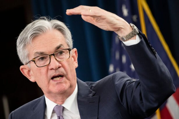 Corte de juros não é apropriado até termos confiança com inflação, diz Powell, do Fed