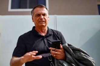 Defesa de Bolsonaro volta a pedir devolução de passaporte