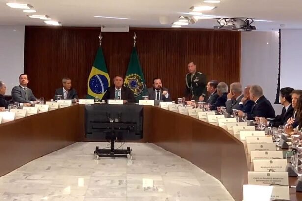 Depoimentos na PF colocam Bolsonaro no centro de trama golpista