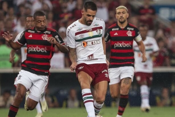 Flamengo elimina Fluminense e chega à sexta final do Carioca consecutiva