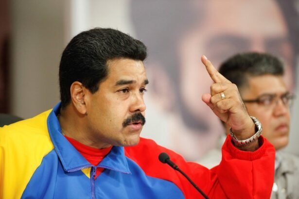 Maduro forma comissão para criar lei contra o ‘neofascismo’  na Venezuela