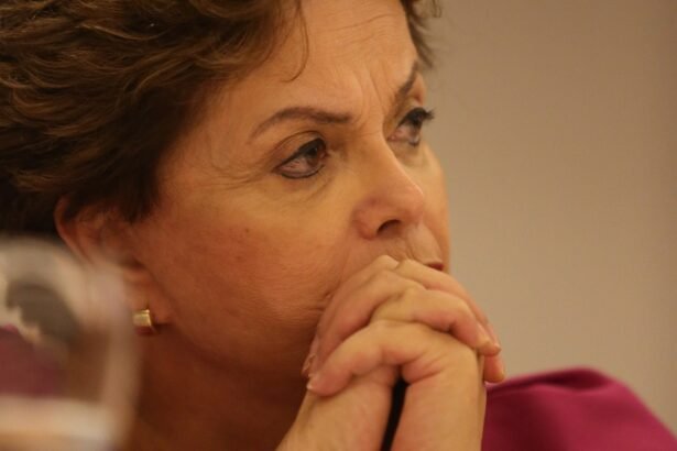 Manter memória sobre golpe de 1964 é crucial para não repetir tragédia, diz Dilma | Política