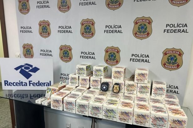 Mulher é presa com 400 cigarros eletrônicos no aeroporto do Galeão, no RJ