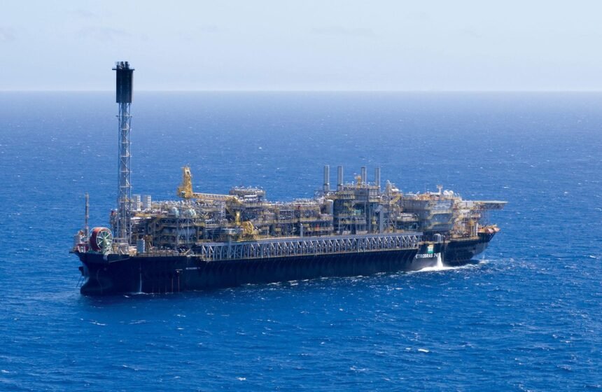 Petrobras inicia contratação de embarcações para logística de exploração e produção | Empresas