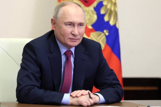 Putin é reeleito com votação recorde, diz boca de urna - 17/03/2024 - Mundo