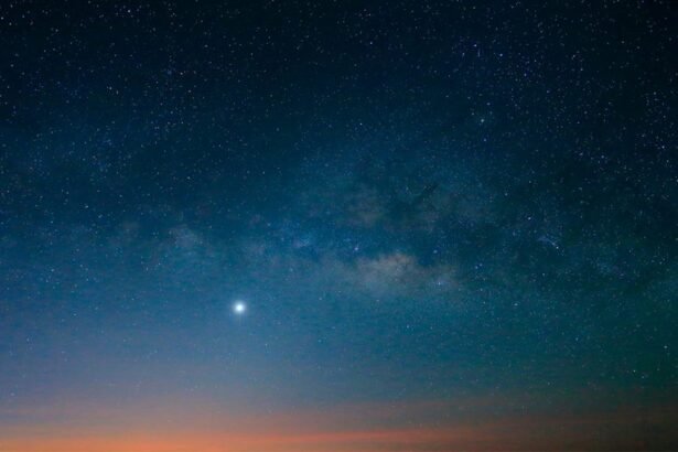 Estrela do Norte no céu durante crepúsculo