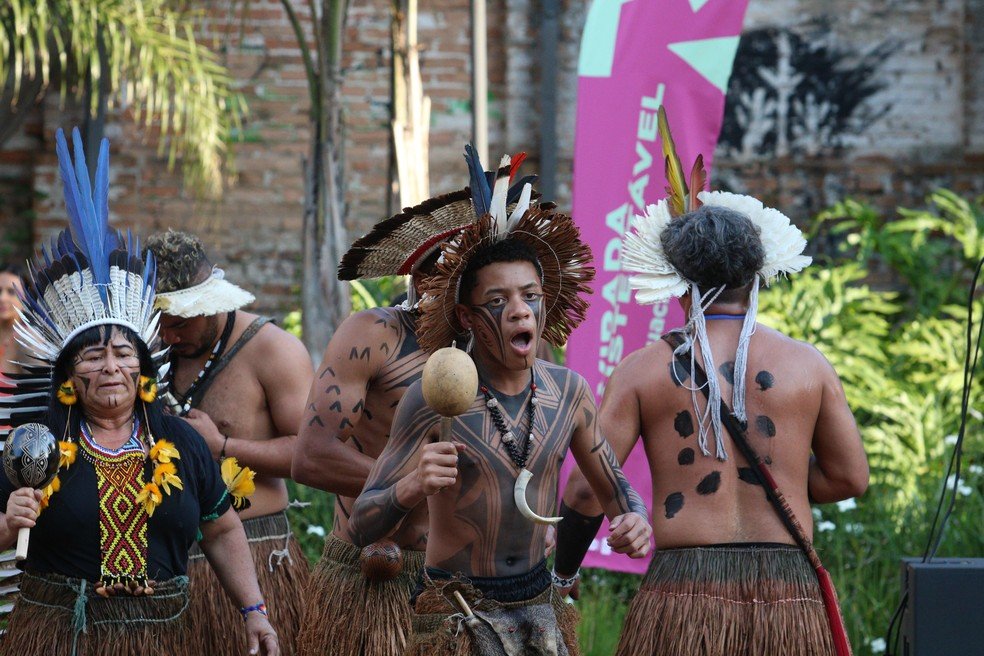 São Paulo (SP), 16/09/2023 - Apresentação da dança indígena Toré, com a etnia Wassu Cocal, durante a 13ª Virada Sustentável, no Parque Augusta — Foto: Rovena Rosa/Agência Brasil
