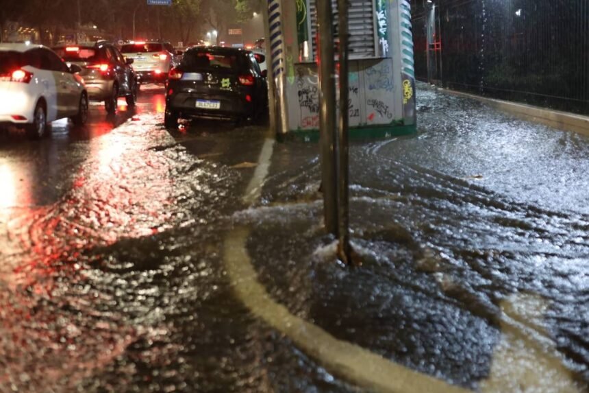 Abril: Chuva pode ser acima da média no Norte e Centro-Sul - 01/04/2024 - Cotidiano