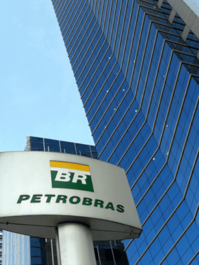 Associação de petroleiros ingressa com ação contra conselheiro da Petrobras (PETR4)