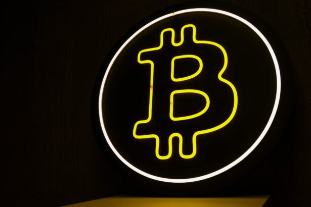 Bitcoin avança 5% após halving e retoma patamar de US$ 66 mil