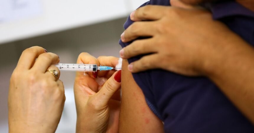 Cidade de São Paulo amplia a vacinação contra dengue; veja quem pode tomar e o que é preciso levar