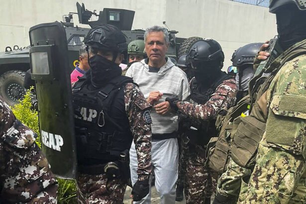 Equador: Ex-vice-presidente preso é hospitalizado - 08/04/2024 - Mundo