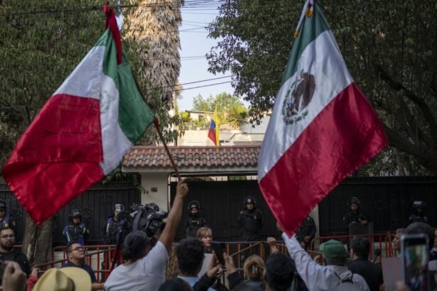 Equador é repreendido na América Latina por invasão à embaixada mexicana