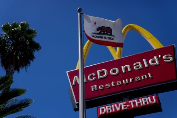 McDonald’s planeja “rosquinha” para compensar aumento salarial na Califórnia