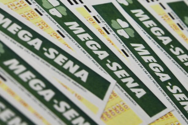 Mega-Sena acumula e prêmio principal vai a R$ 13 milhões