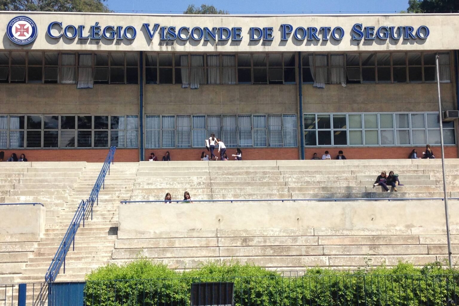 ONGs acusam Porto Seguro de separar bolsista de pagante - 15/04/2024 - Educação