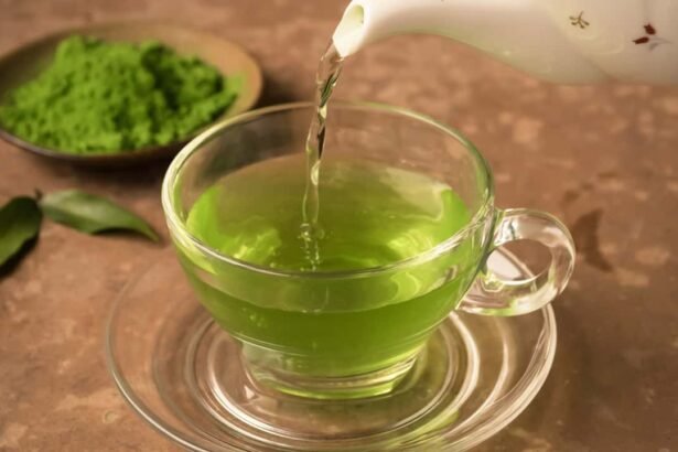 Os benefícios do chá verde para eliminar gordura no fígado