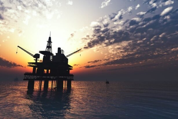Sem desdobramentos no Oriente Médio, Petróleo fecha em leve baixa