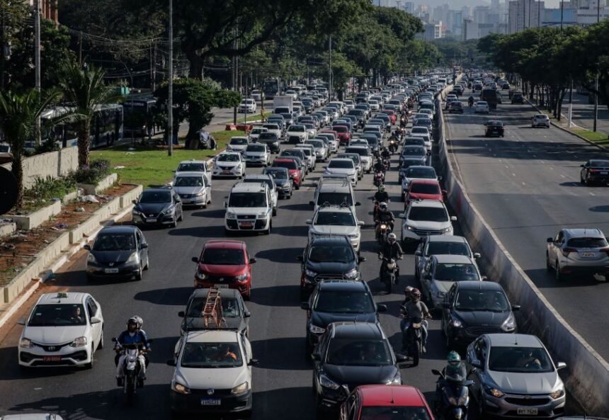 Setor automotivo gasta R$ 5 bi por ano para cumprir burocracia tributária