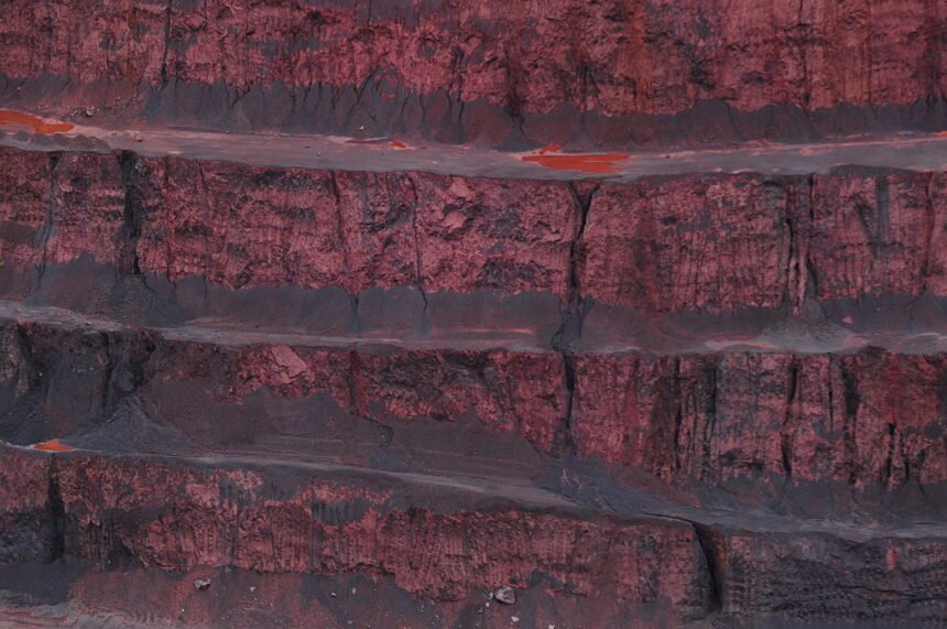 Vale (VALE3) cai 1,44%, em linha com queda da cotação do minério de ferro na China