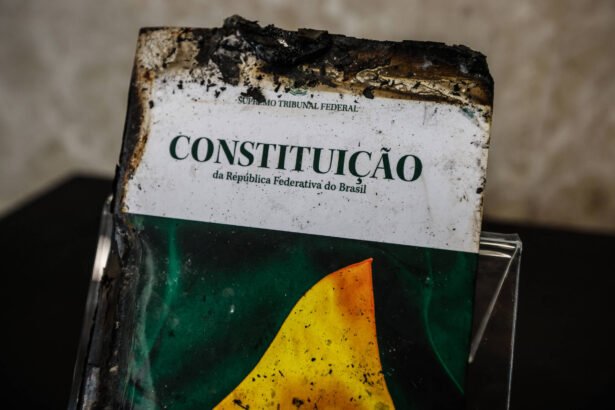 Verniz jurídico aproxima trama sob Bolsonaro a golpe de 64 - 31/03/2024 - Poder