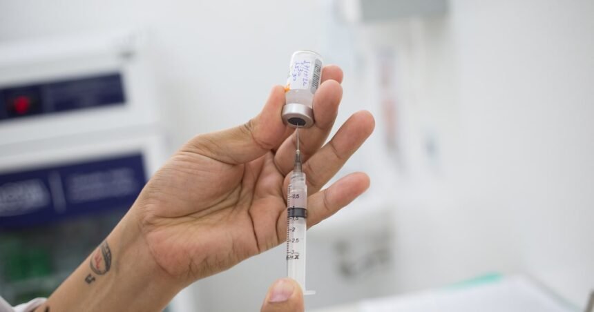 Crianças e adolescentes são maioria entre não vacinados contra covid-19, mostram dados do IBGE
