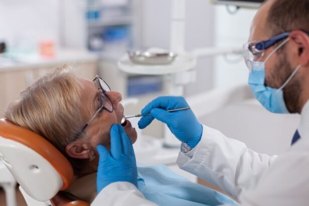 De problemas cardíacos a Alzheimer: 7 razões para cuidar da saúde bucal que vão além dos dentes
