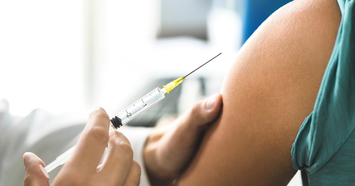 Governo do RS planeja vacinar contra gripe toda a população em abrigos até a próxima segunda