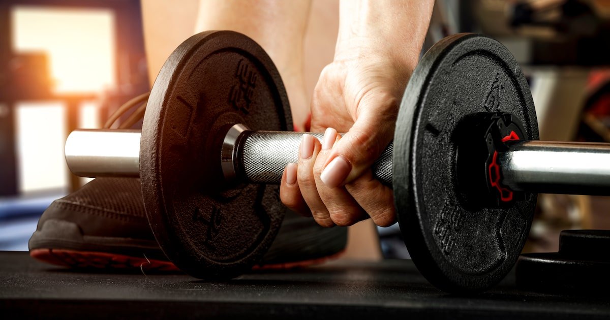 O que é mais importante na musculação: aumentar o peso ou as repetições?