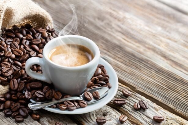 Aroma do café pode ajudar a reduzir a vontade de fumar, mostra estudo brasileiro