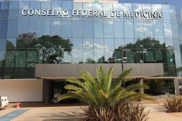 Propaganda irregular e mais votos do que médicos: entenda polêmicas da eleição para o CFM